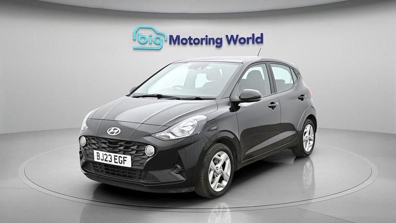 Used Hyundai i10 SE 67 HP (49 kW) 2023 Black Hatchback