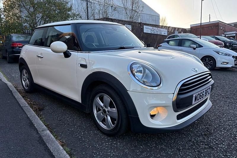 White Used 2016 Mini ONE Hatch Hatchback | £8,495 (Fair price) - Image 1/1