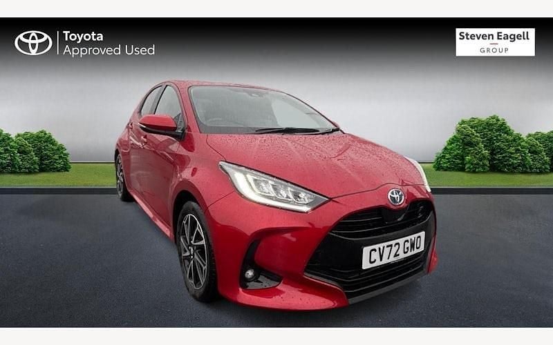 Used 2025 Toyota Yaris Hybrid Design Hatchback | £18,535 (Good price) - Image 1/3