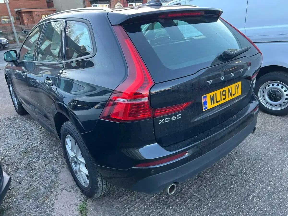 Used Volvo XC60 Momentum 2019 Black SUV