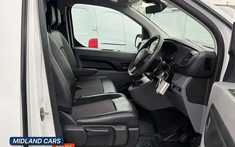 Used Vauxhall Vivaro 101 HP (74 kW) 2022 MPV