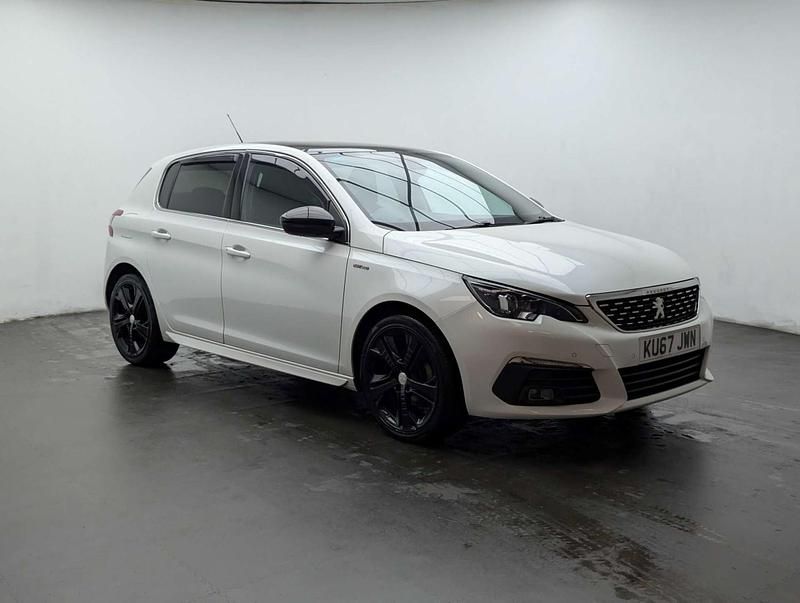 Used Peugeot 308 GT-line 120 HP (88 kW) 2017 White Hatchback
