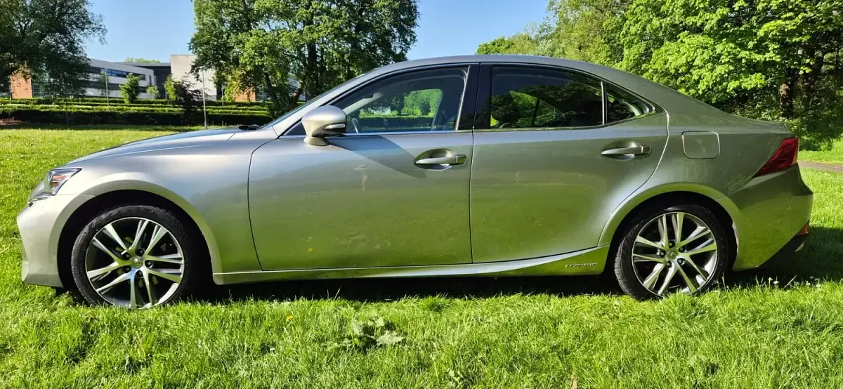 Used Lexus IS300h 223 HP (164 kW) 2020 Silver Sedan