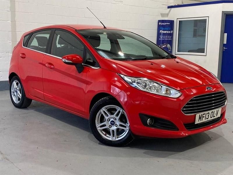 Used Ford Fiesta Zetec 2013 Red Hatchback