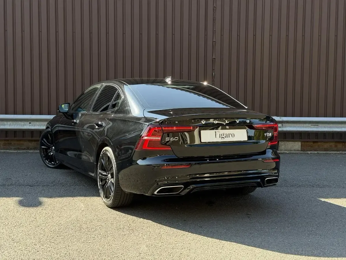 Used Volvo S60 R-Design 2019 Black Sedan