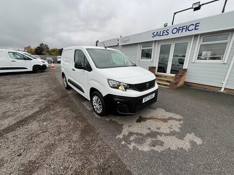 White Used 2021 Peugeot Partner Premium MPV | £7,480 (Fair price) - Image 1/4