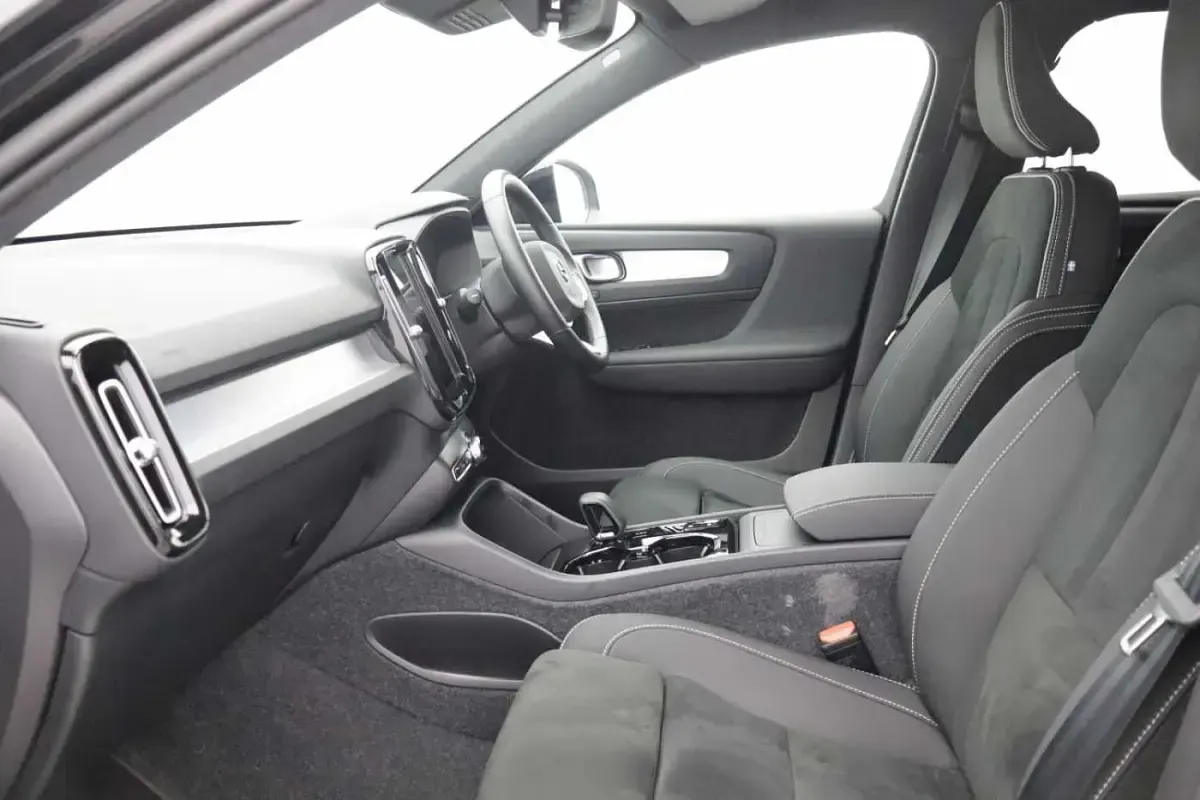 Used Volvo XC40 Plus 194 HP (142 kW) 2026 SUV