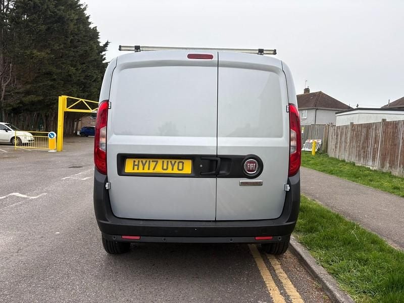 Used Fiat Doblò 95 HP (69 kW) 2017 Silver MPV