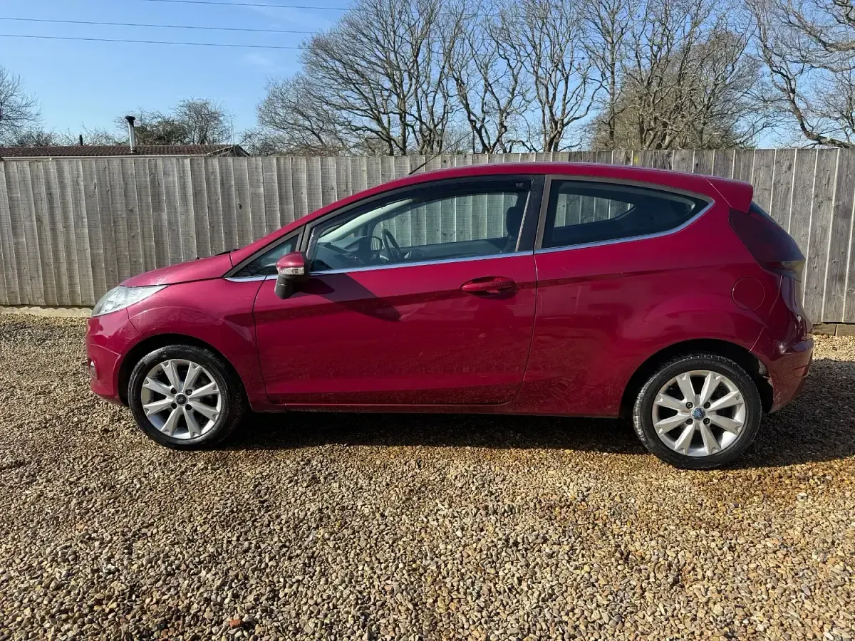 Used Ford Fiesta Zetec 2010 Red Hatchback