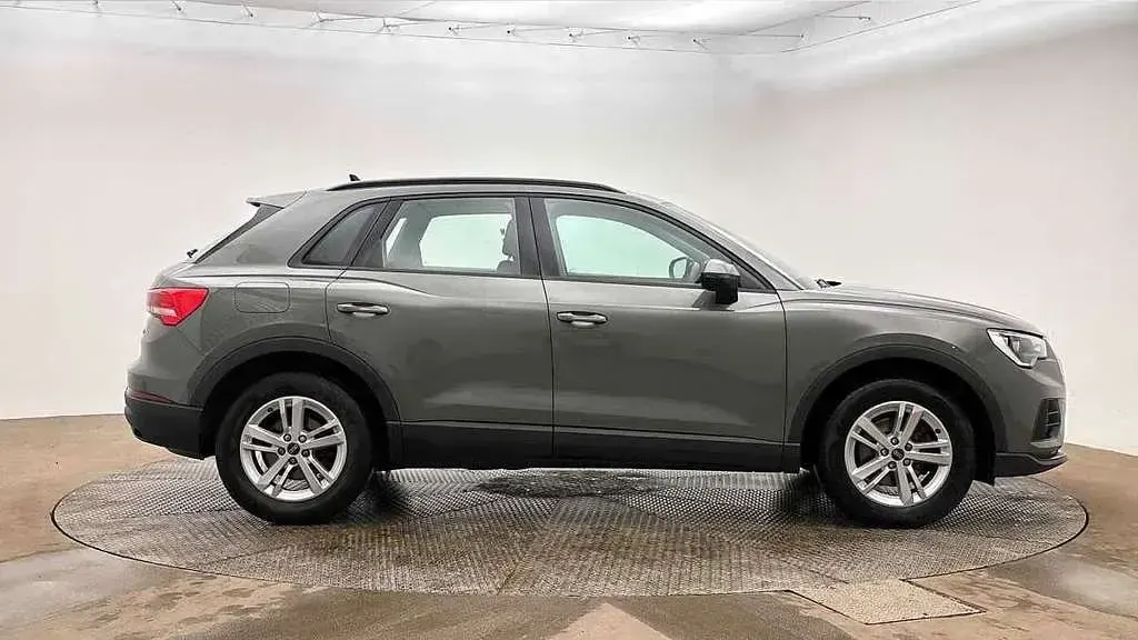 Used Audi Q3 Design 150 HP (110 kW) 2022 Grey SUV