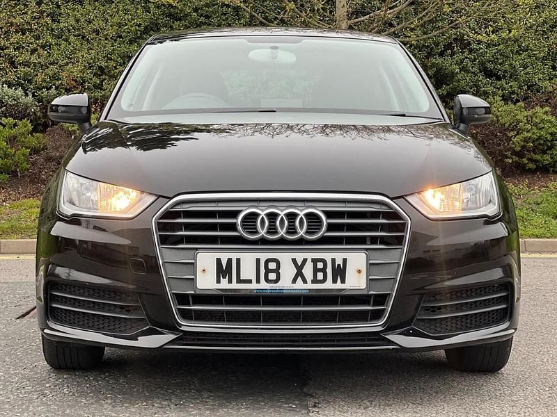 Begagnad Audi A1 Design 95 HK (69 kW) 2017 Svart Halvkombi