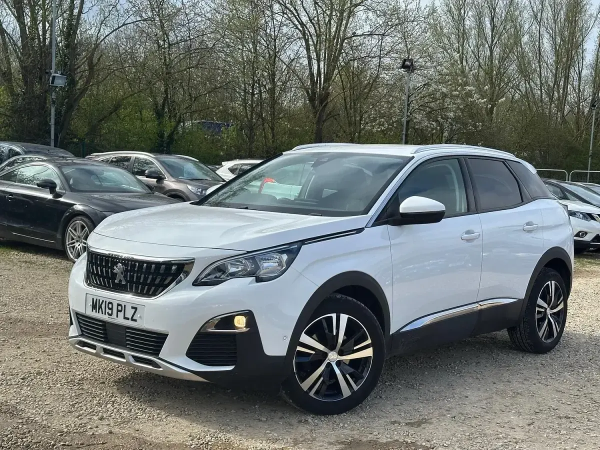 Used Peugeot 3008 Allure 130 HP (95 kW) 2019 White SUV