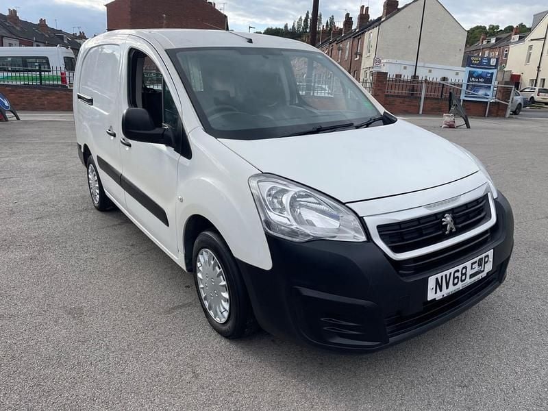 White Used 2019 Peugeot Partner S Van | £3,995 (Good price) - Image 1/4