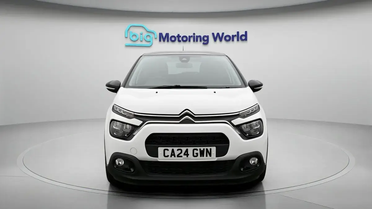 Used Citroën C3 PureTech 83 HP (61 kW) 2024 White Hatchback