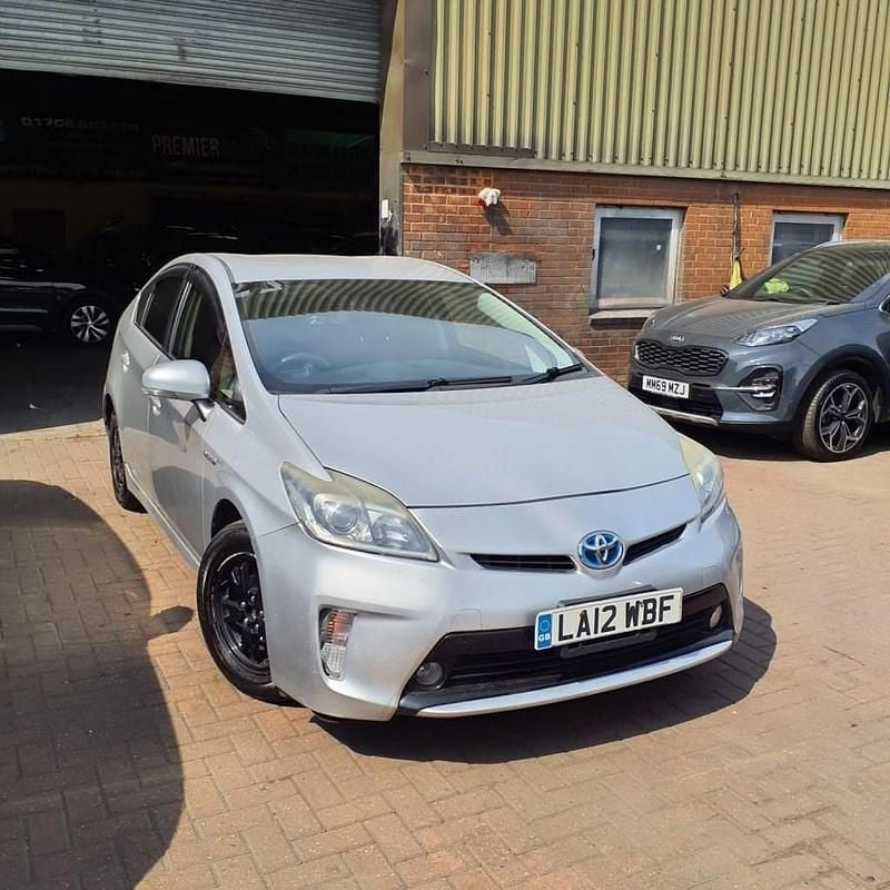 Silver Used 2015 Toyota Prius Hatchback | £3,500 (Super price) - Image 1/4