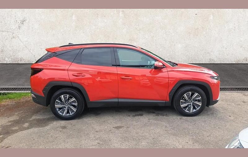 Used Hyundai Tucson SE 150 HP (110 kW) 2023 Red SUV