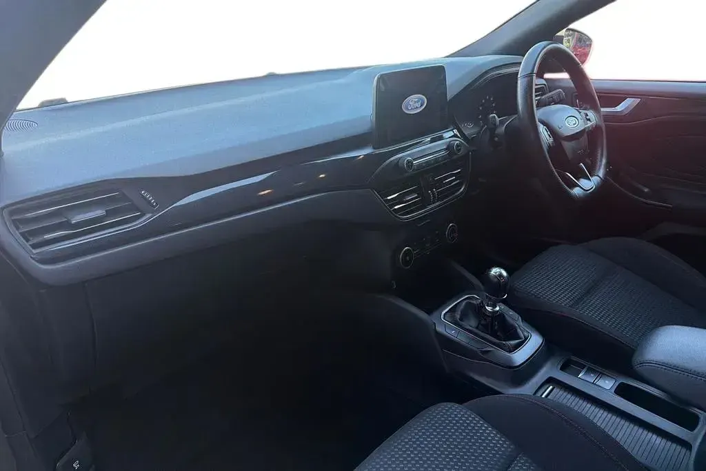 Used Ford Focus ST-Line 125 HP (91 kW) 2020 Grey Hatchback