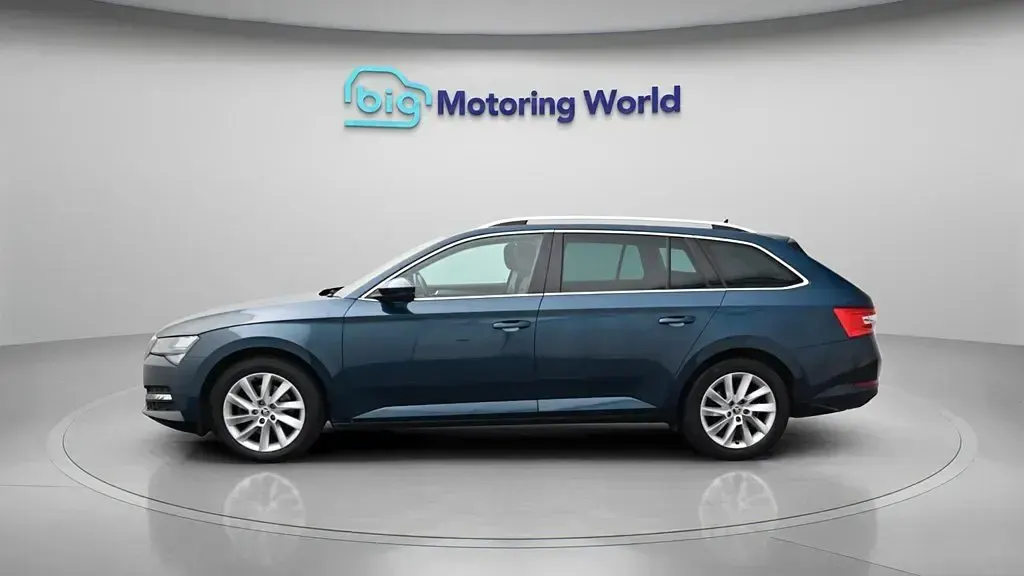 Second-hand Skoda Superb SE Technology 150 CP (110 kW) 2022 Albastru Break