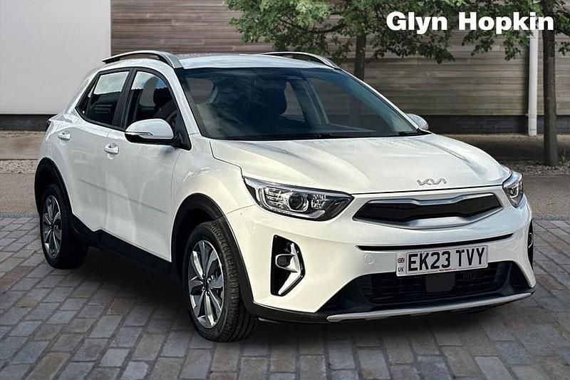 White Used 2023 Kia Stonic SUV | £14,297 (Good price) - Image 1/1