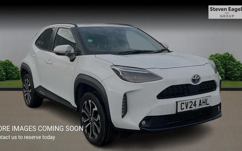 Used 2025 Toyota Yaris Hybrid Design Estate | £20,987 (Fair price) - Image 1/4