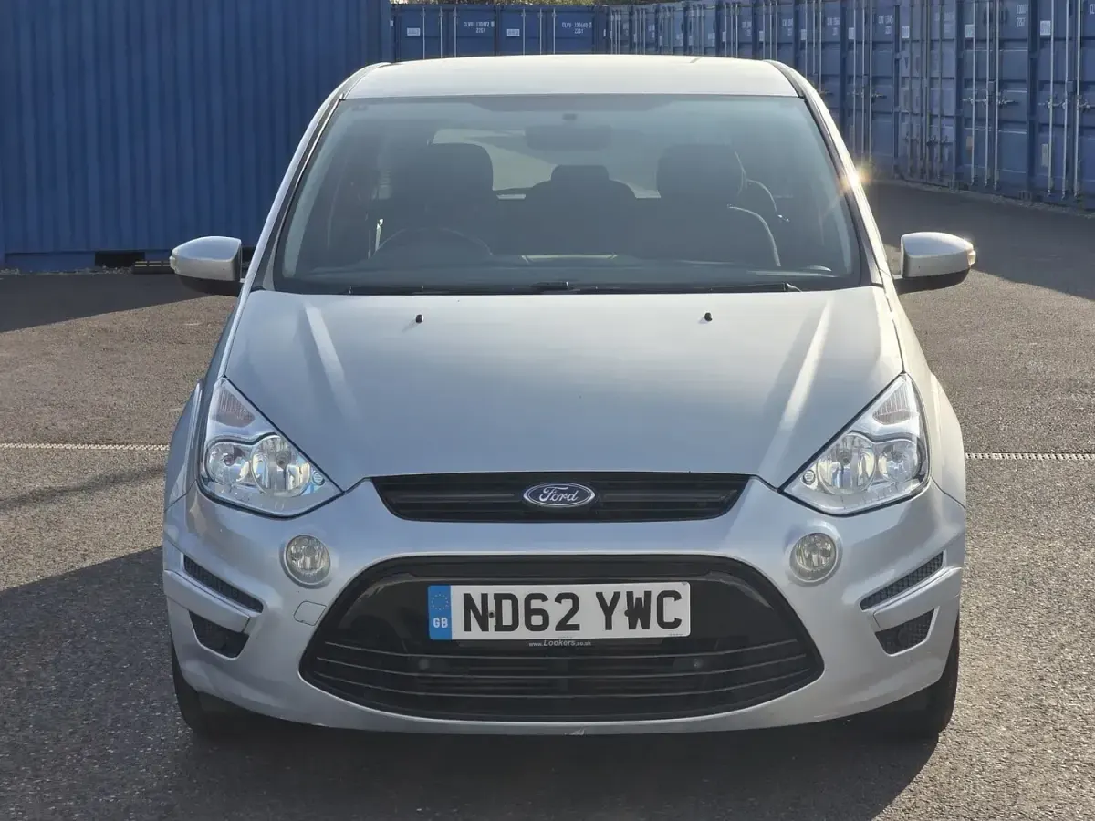 Used Ford S-MAX Zetec 140 HP (102 kW) 2013 Silver MPV
