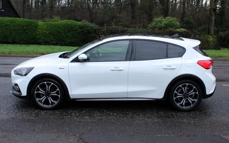 Used Ford Focus Active X 120 HP (88 kW) 2020 White Hatchback