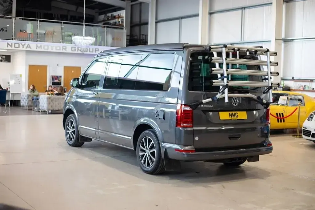 Usado VW California California 204 HP (150 kW) 2017 Cinzento Van