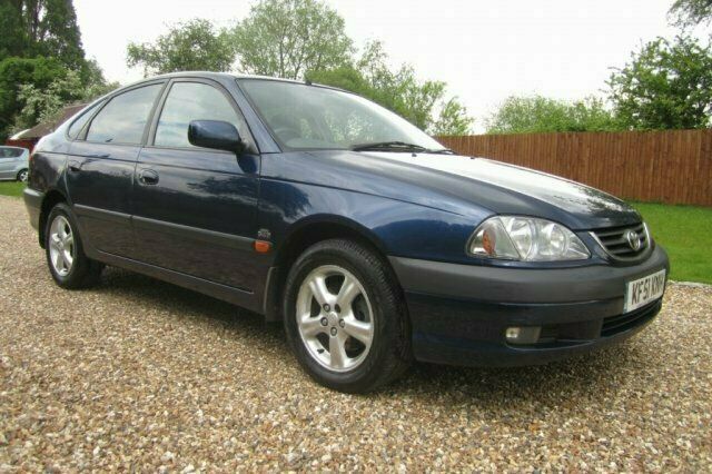 Used 2001 Toyota Avensis Hatchback | £1,295 - Image 1/4
