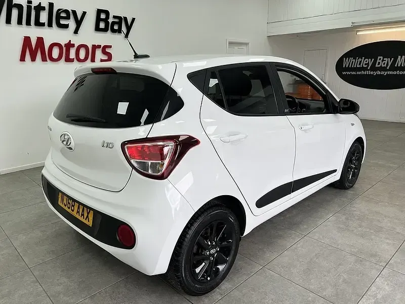 Used Hyundai i10 GO! 67 HP (49 kW) 2018 White Hatchback