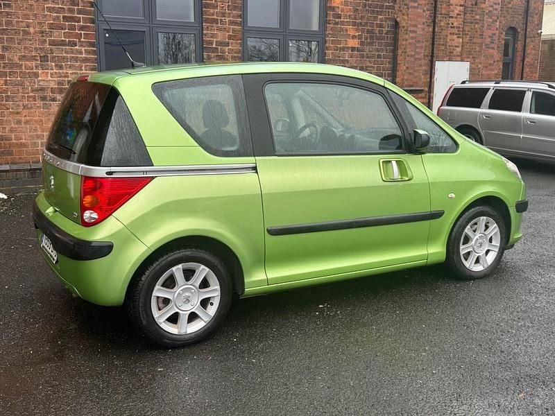Used Peugeot 1007 2005 Green MPV