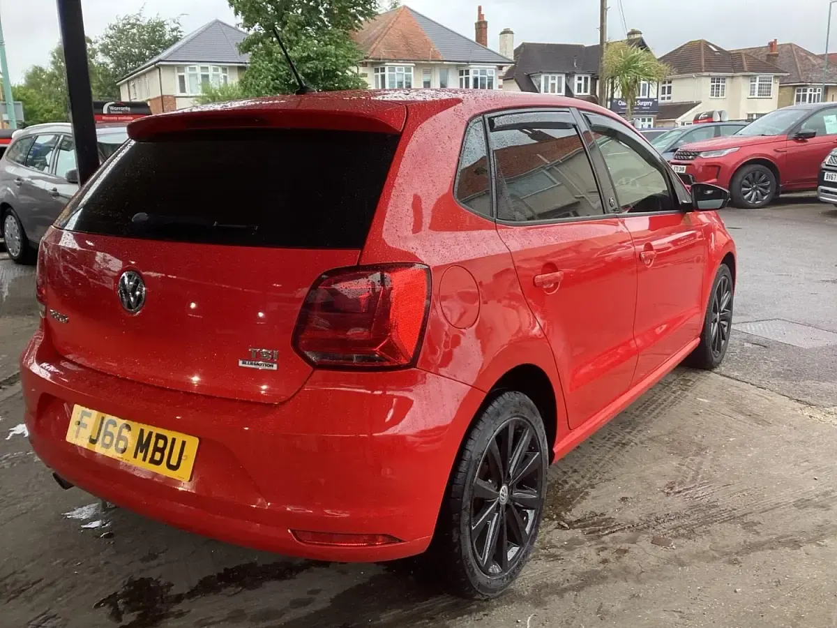 Used VW Polo Match 90 HP (66 kW) 2024 Red Hatchback