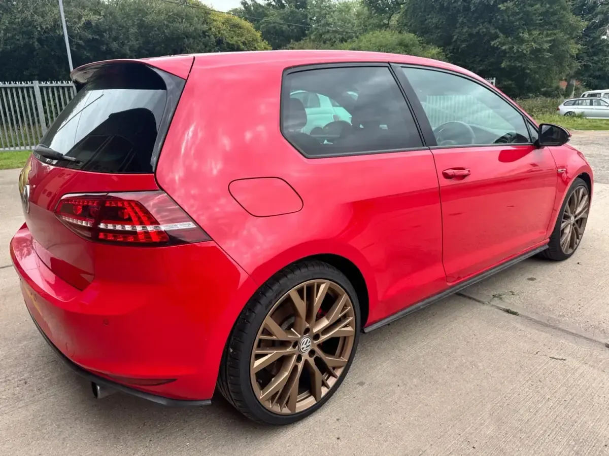 Usado VW Golf VII GTI 2015 Vermelho Citadino