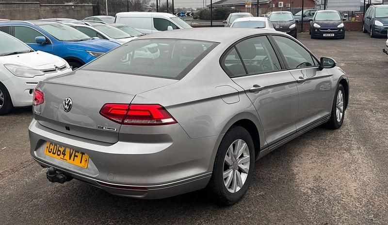 Begagnad VW Passat S 120 HK (88 kW) 2015 Silver Sedan