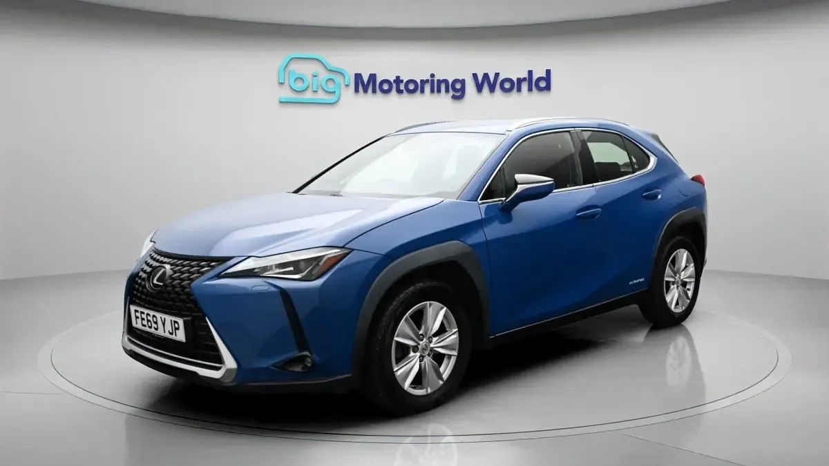 Usado Lexus UX 181 HP (133 kW) 2019 SUV