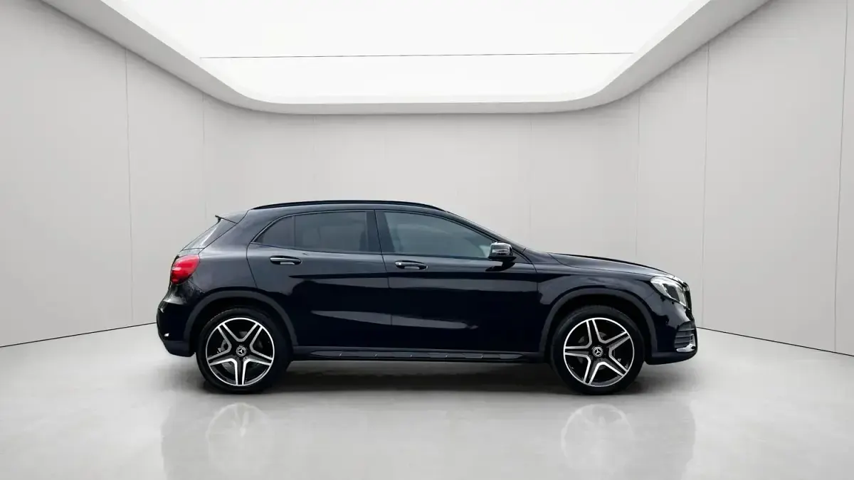 Used Mercedes GLA200 AMG line 2019 Black SUV