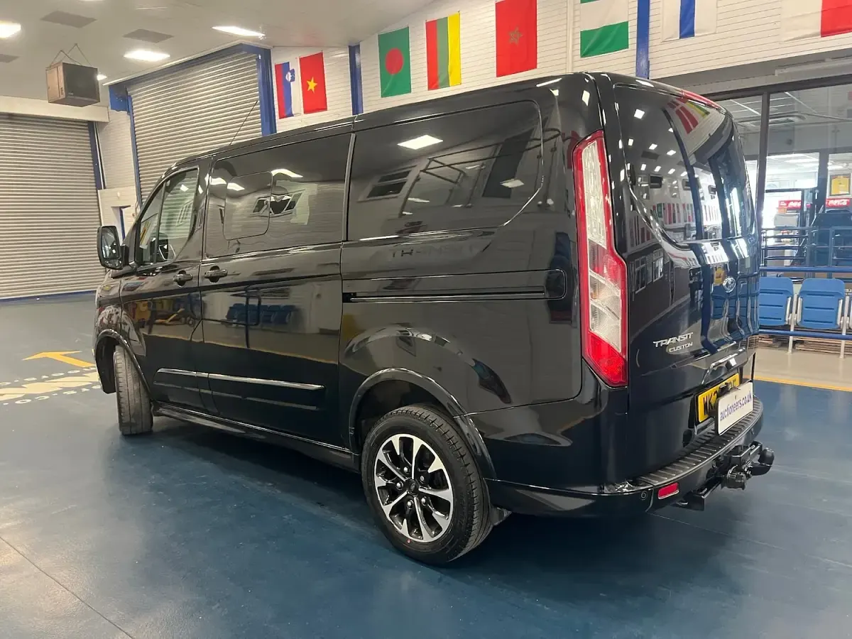 Used Ford Transit Custom Sport 185 HP (136 kW) 2022 Black Van