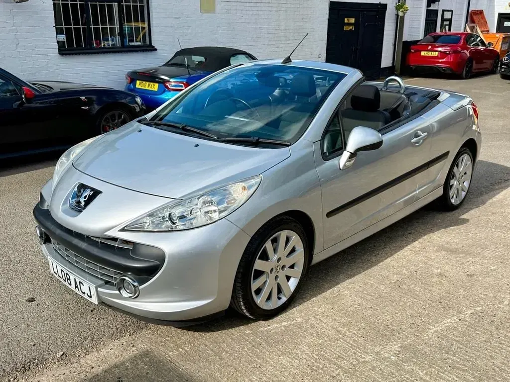 Used Peugeot 207 CC GT 120 HP (88 kW) 2008 Silver Cabriolet