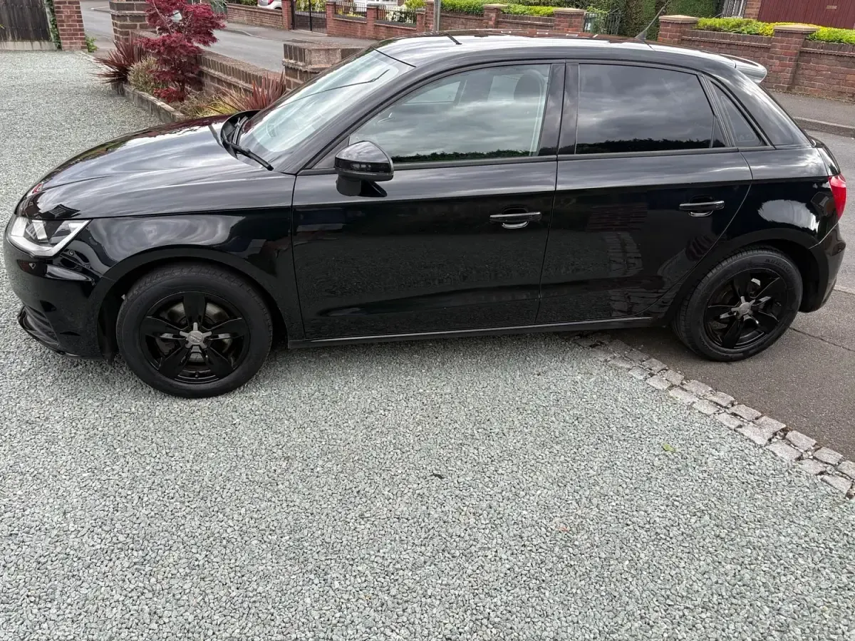 Begagnad Audi A1 2015 Svart Halvkombi