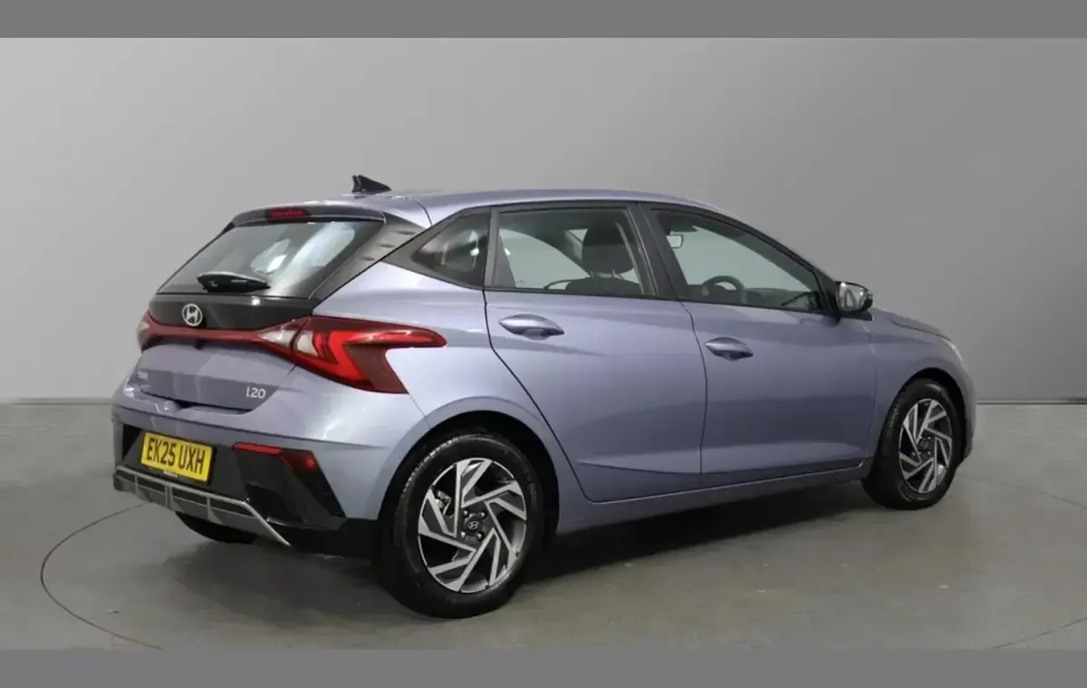 Used Hyundai i20 Advanced 100 HP (73 kW) 2025 Blue Hatchback