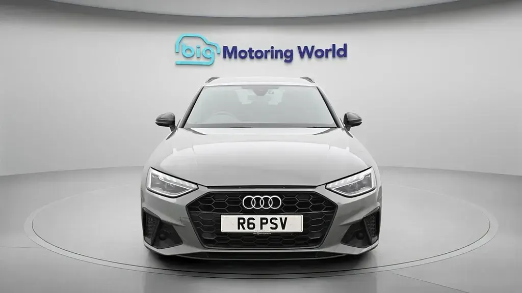 Usado Audi A4 Black Edition 150 CV (110 kW) 2021 Gris Familiar