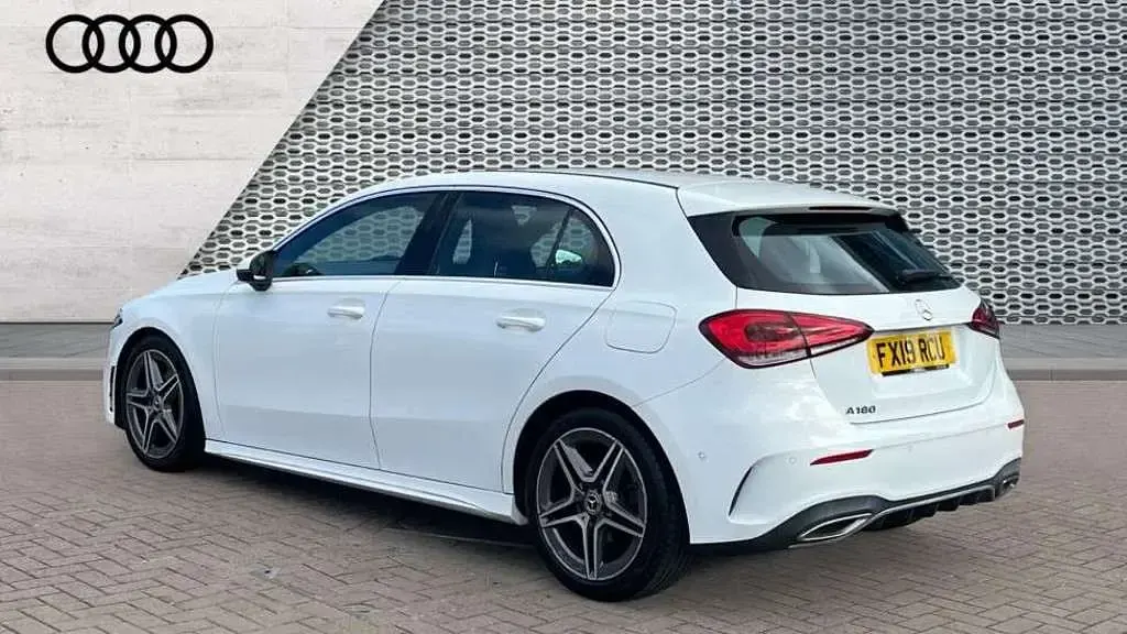 Used Mercedes A180 Executive 136 HP (100 kW) 2019 White Hatchback