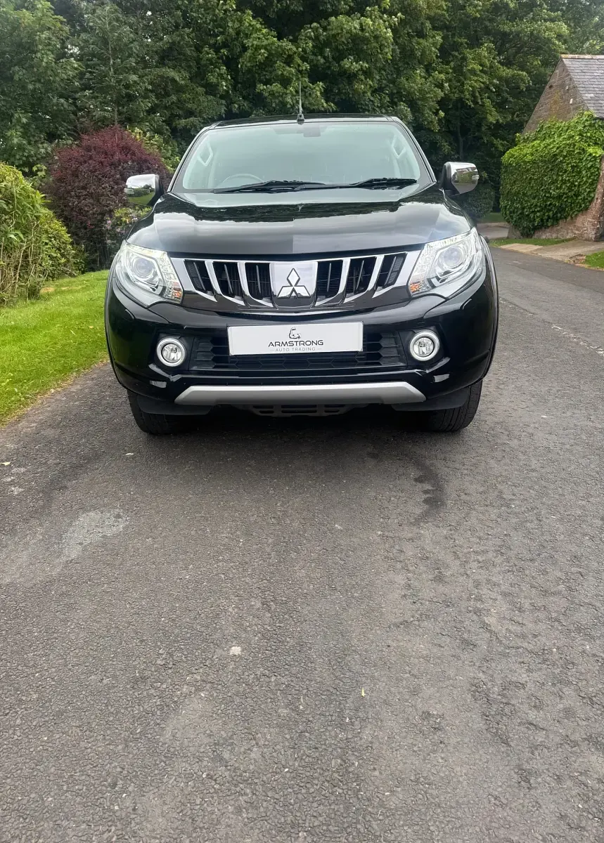 Used Mitsubishi L200 Warrior 181 HP (133 kW) 2017 Black Pickup