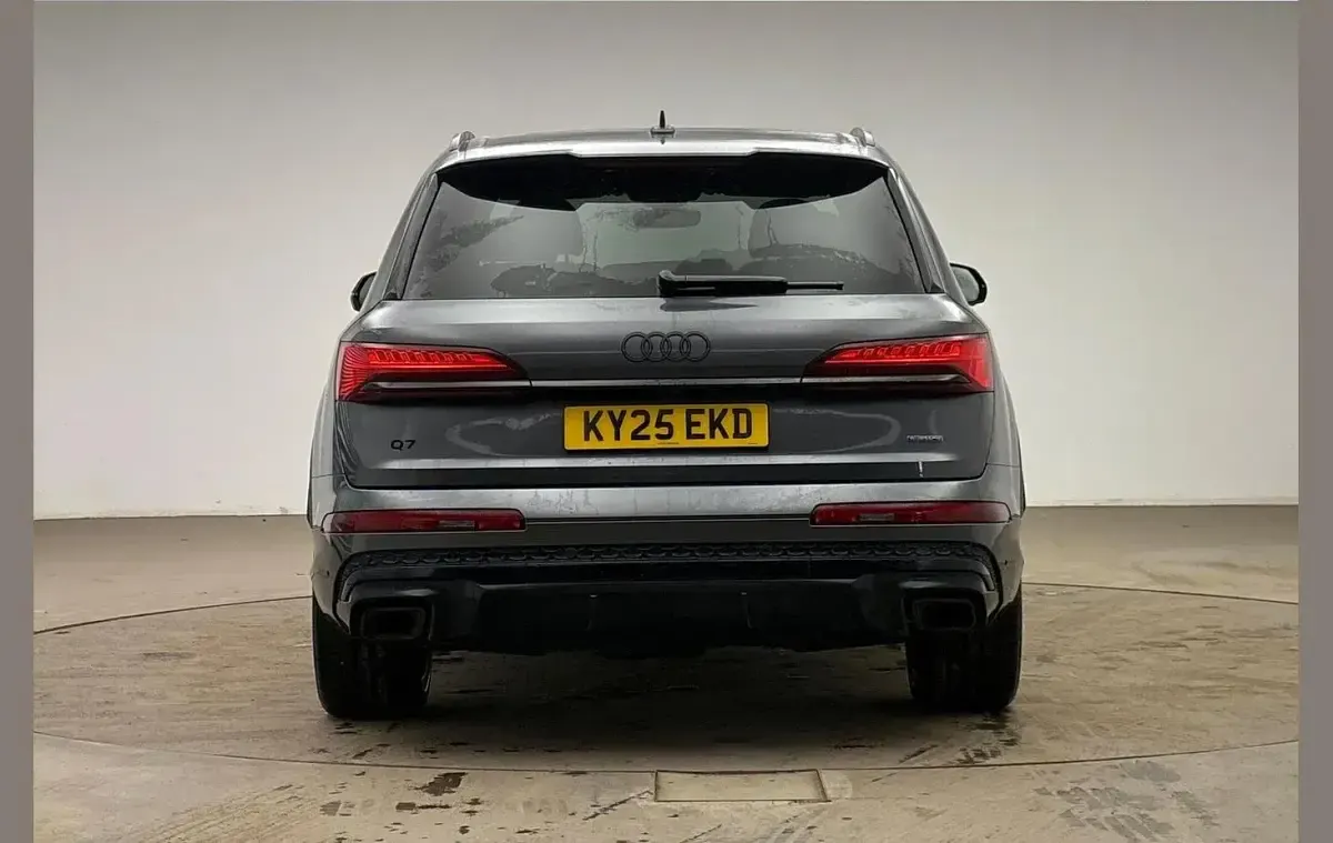 Used Audi Q7 Black Edition 394 HP (289 kW) 2025 Grey SUV