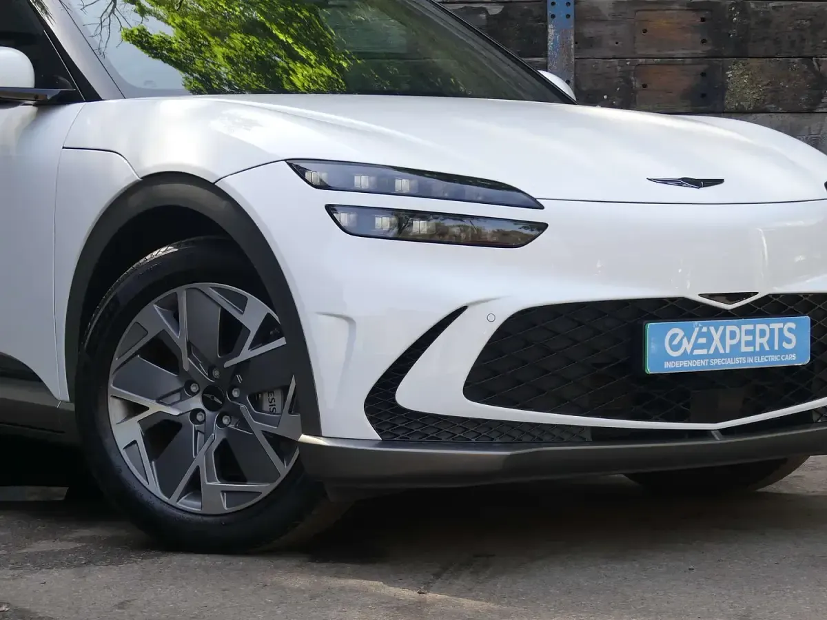 Used Genesis GV60 Premium 167 kW (228 HP) 2023 White SUV