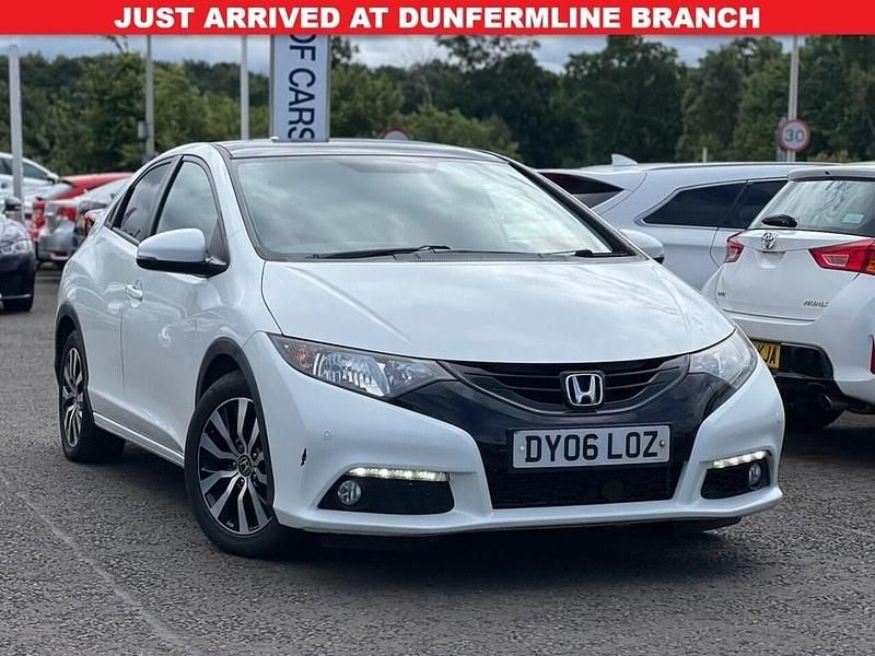 White Used 2015 Honda Civic SR Hatchback | £5,495 (Fair price) - Image 1/4