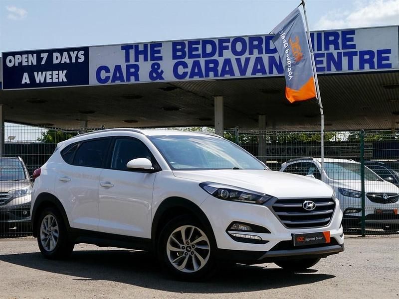 White Used 2015 Hyundai Tucson SE SUV | £6,995 (A bit pricey) - Image 1/4