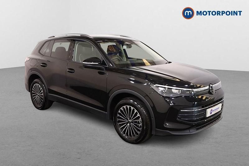 Black Used 2025 VW Tiguan Match SUV | £32,149 (Fair price) - Image 1/4