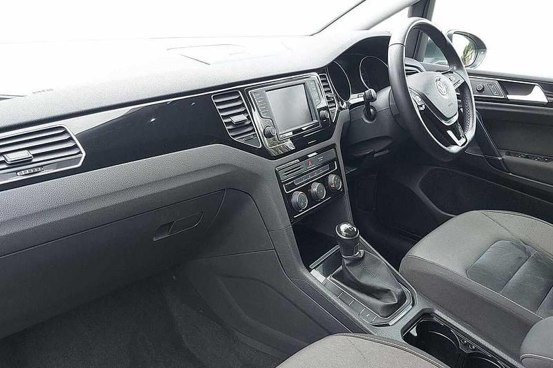 Used VW Golf VII GT 150 HP (110 kW) 2017 Indium grey Hatchback