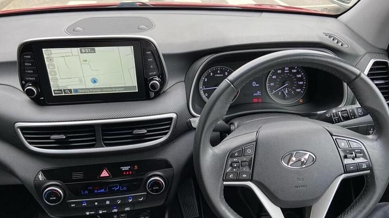 Red Used 2018 Hyundai Tucson SE SUV | £12,593 (Good price) - Image 1/4
