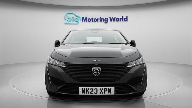 Used Peugeot 308 Active Premium 130 HP (95 kW) 2023 Black Hatchback